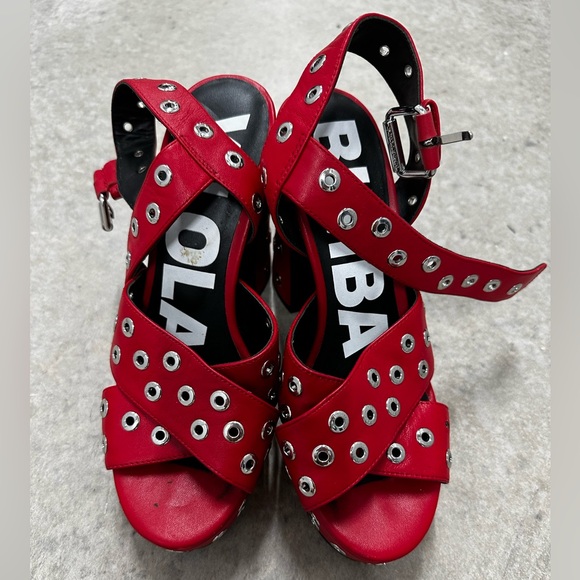 Bimba y Lola Red Leather Platform Pumps Heels with Silver Studs - Picture 2 of 5